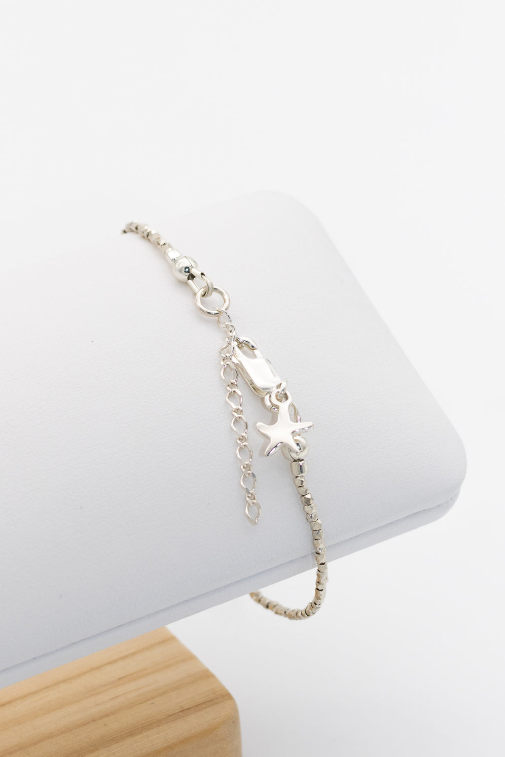 Bracelet fin en argent 925 et perles de rivière