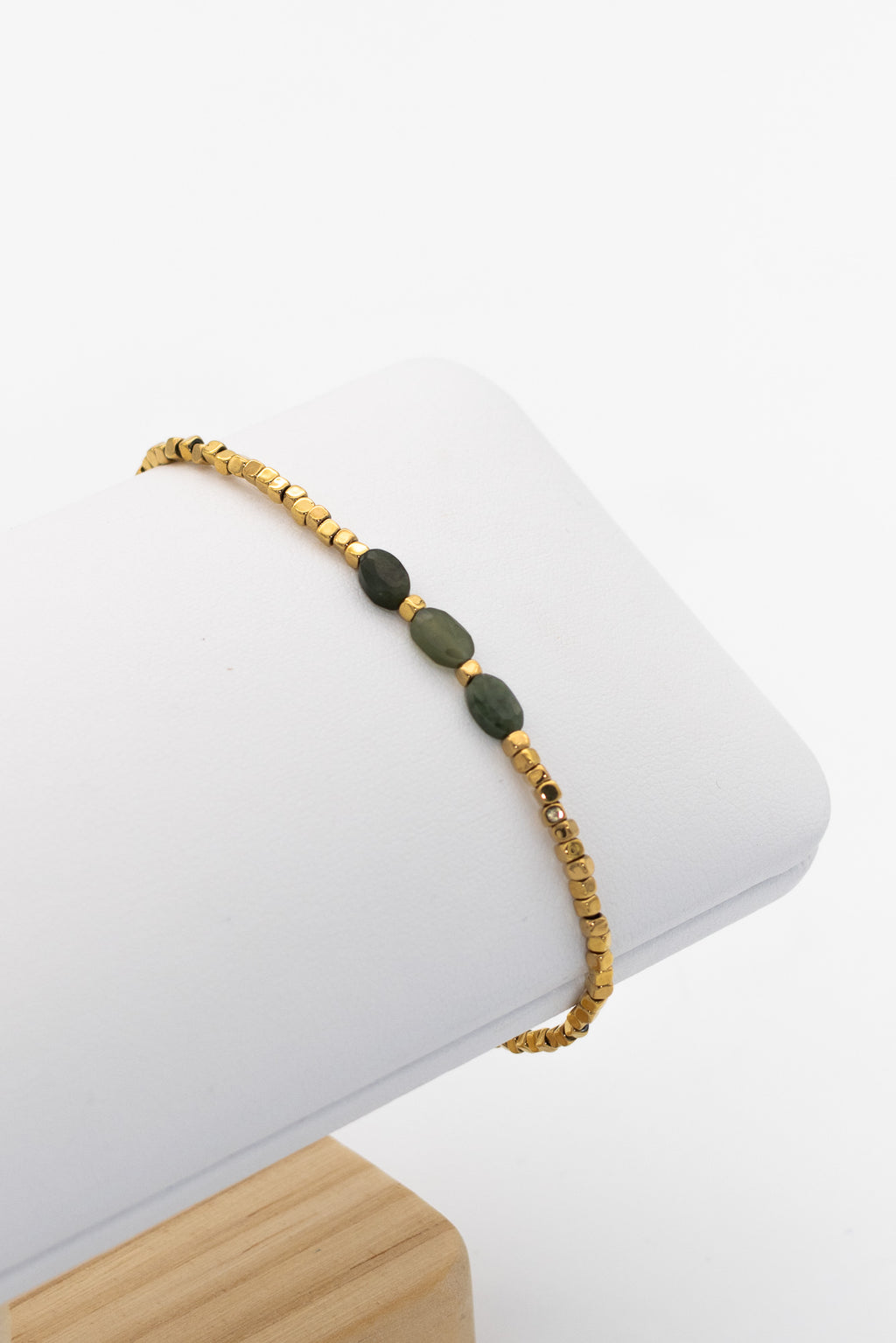 Bracelet en hématite et perles de jade