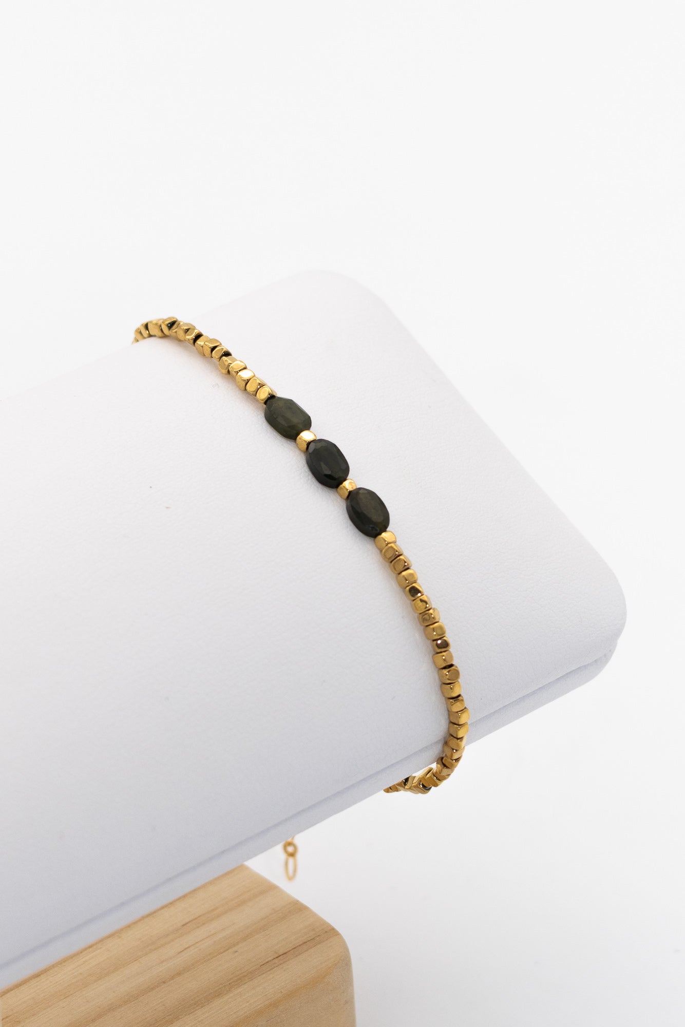 Bracelet en hématite et perles de jade vert foncé