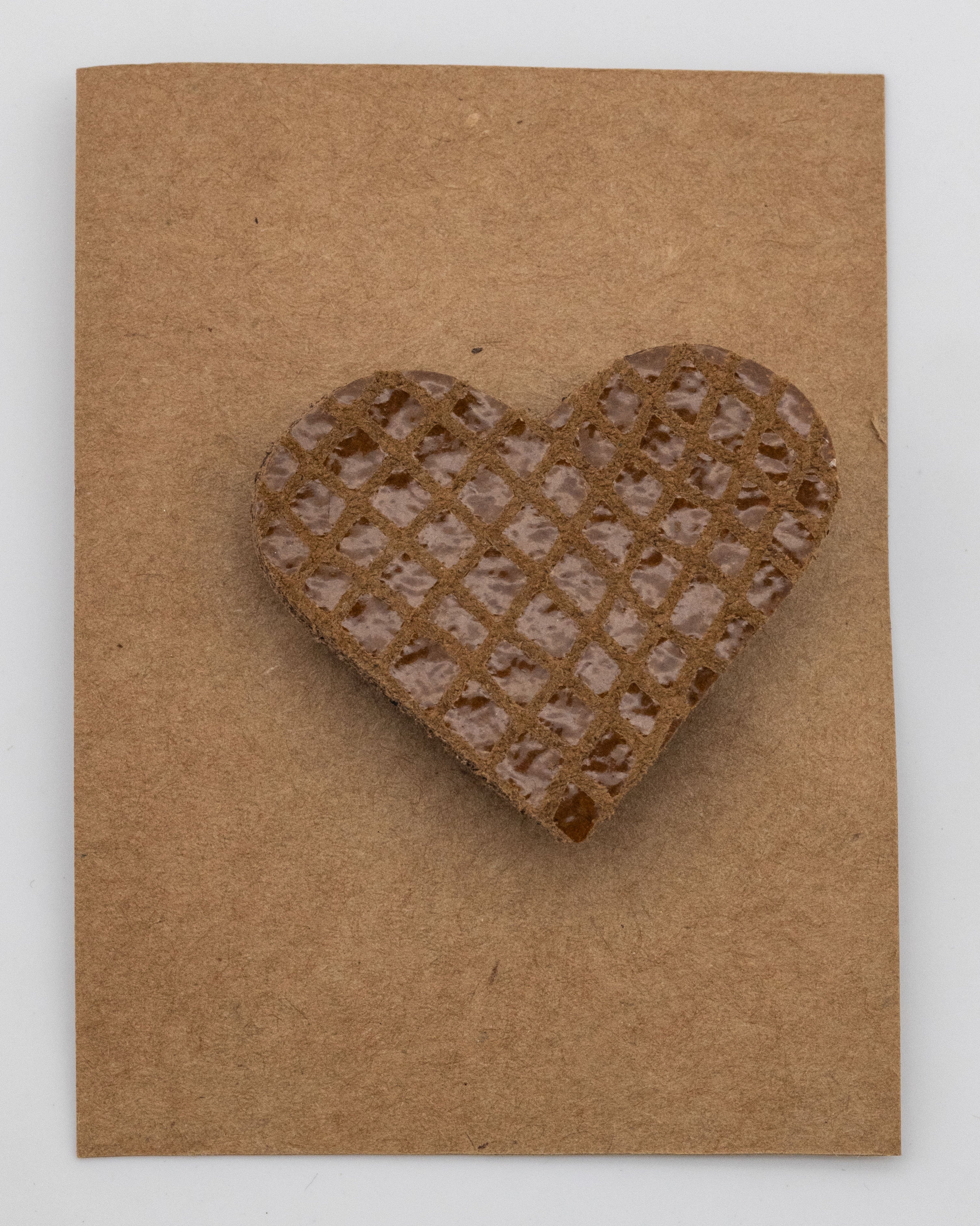 Broche Coeur en Cuir - Texture Écailles
